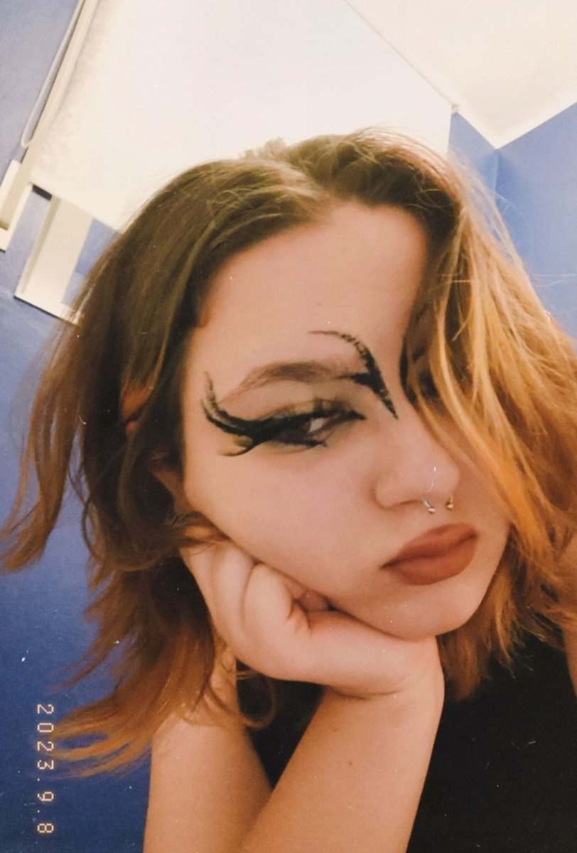 FUCKOff20356244's tweet photo. @CorpseCentral Happy #corpsetwtselfieday 💜🖤 https://t.co/nbABWcPPfI