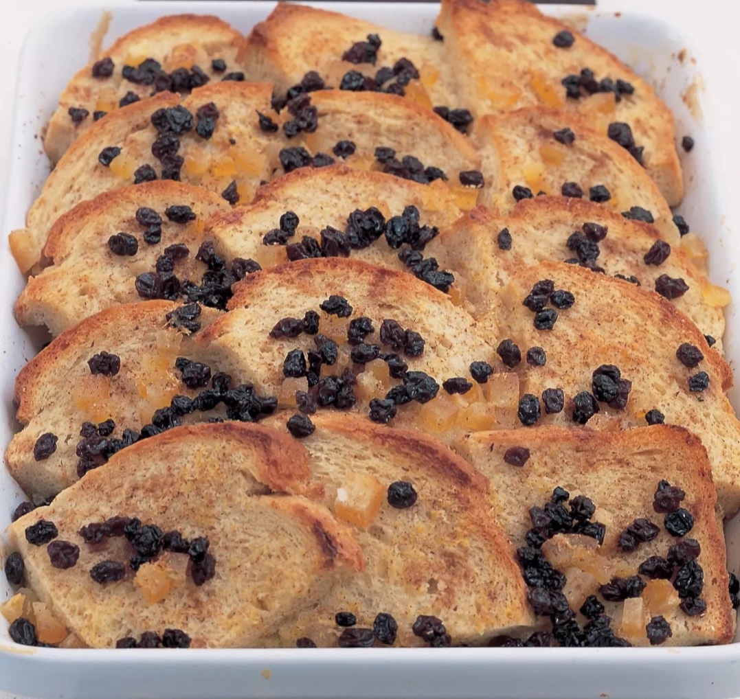 DeliaOnline's tweet photo. #recipeoftheday Bread and Butter Pudding https://t.co/K6qkzf2Kdu This traditional English recipe is fragrant, soft, moist, wobbly beneath, and toasted and crunchy on top. #puddings #homemade #breadandbutterpudding #desserts https://t.co/h8uSht2X4m