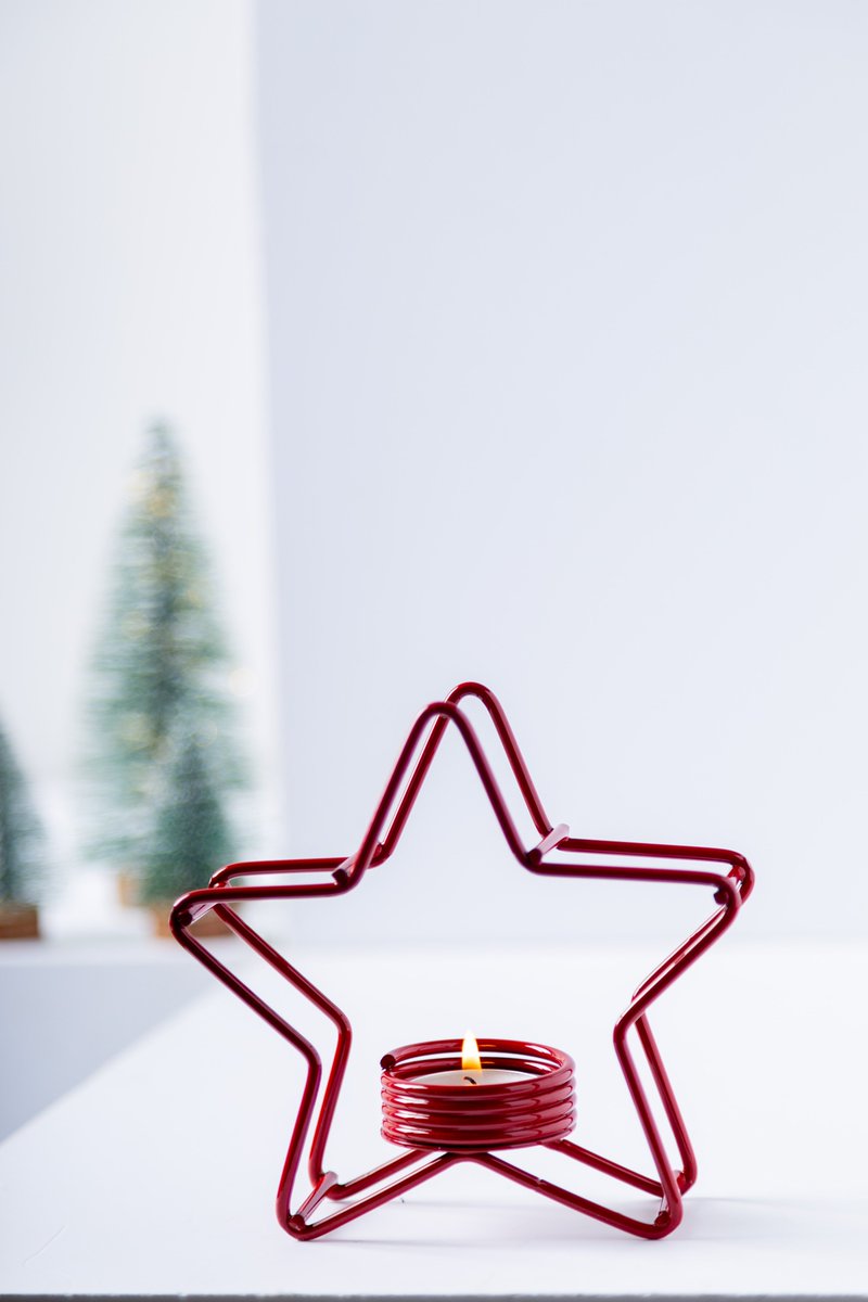 finehometr's tweet photo. Yıldızları evimize taşıdık! Yıldız şeklindeki tealight mumluklarıyla her anı parıltılı bir masala dönüştürün. 🌟 💫

#mumluk #dekorasyon #masasüsleri #mum #ışıltı #hediye #yılbaşıhediyesi #finehome https://t.co/4dXkpVPKRp