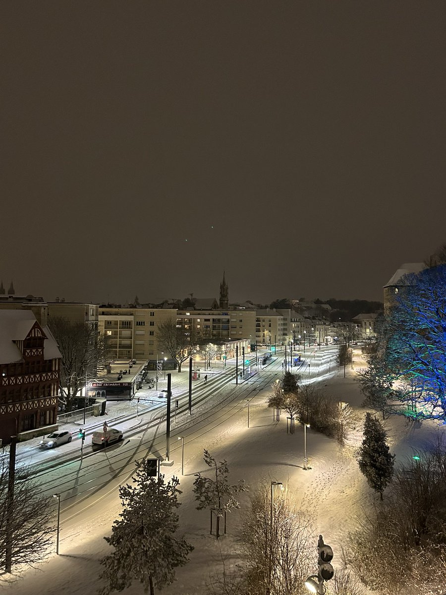 Hello Caen tweet media