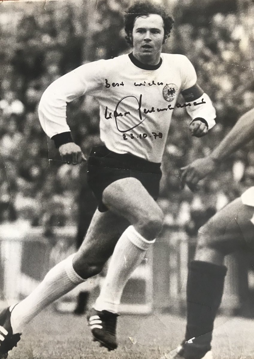 DavidJack20's tweet photo. Signed the day before New York Cosmos lost 2-1 to Australia at the Sydney Showground. Yes, I was almost on the pitch too. A majestic footballer ! #RIPFranz https://t.co/YPjsWFbUTn