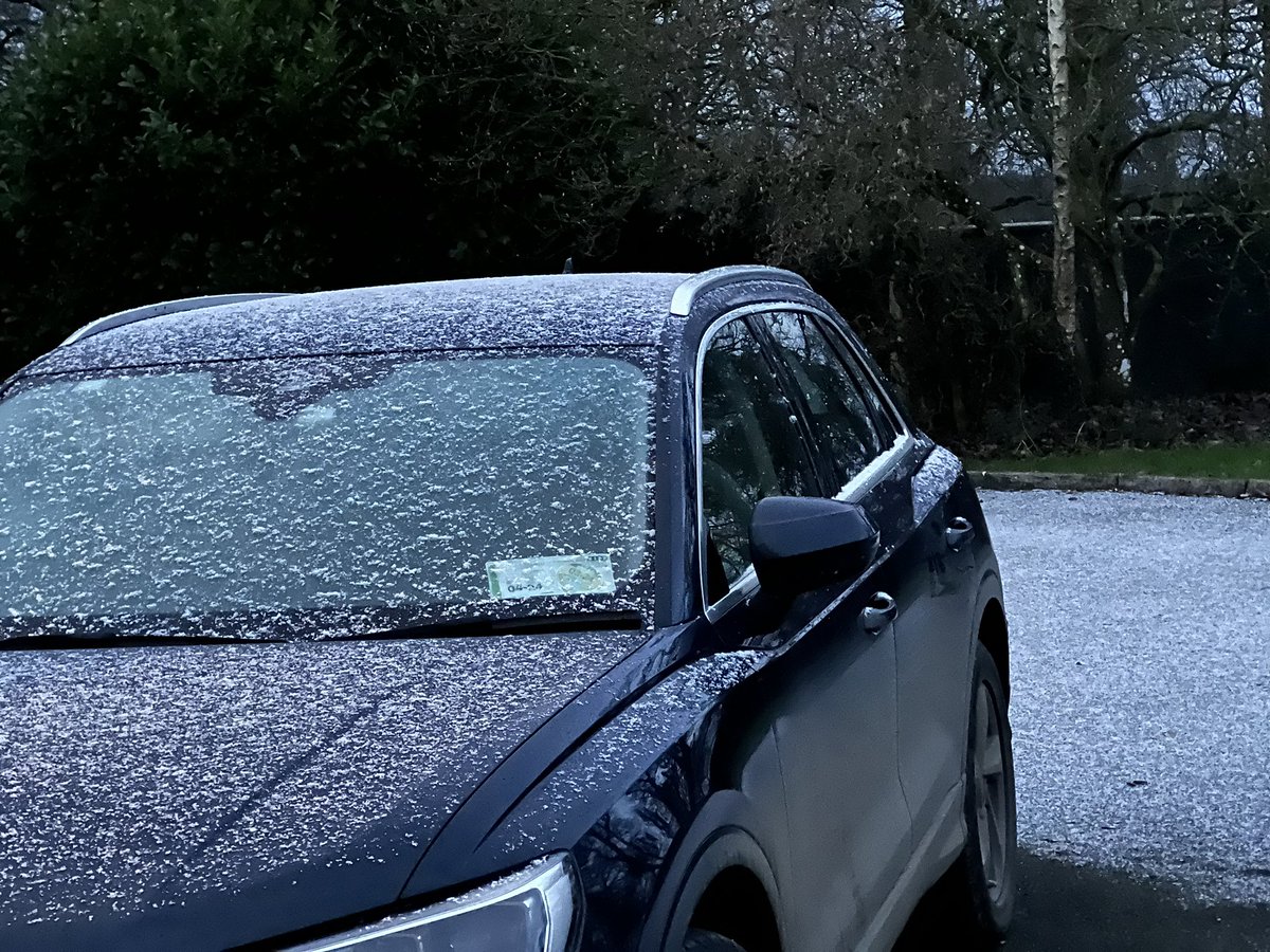 We got that dusting of #snow, main roads, NCork,  fine thanks to <a href="/Corkcoco/">Cork County Council</a> <a href="/CarlowWeather/">Carlow Weather</a>