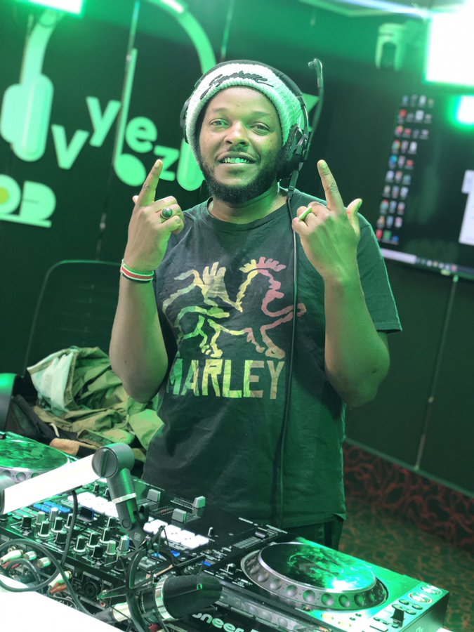 VybezRadioKE's tweet photo. Mjengoni pap!! Where are you listening from? Gani itakufaa this time?
#RiddimDrivenShows
@SoundsOfRiley https://t.co/nMNI4Hlw8r