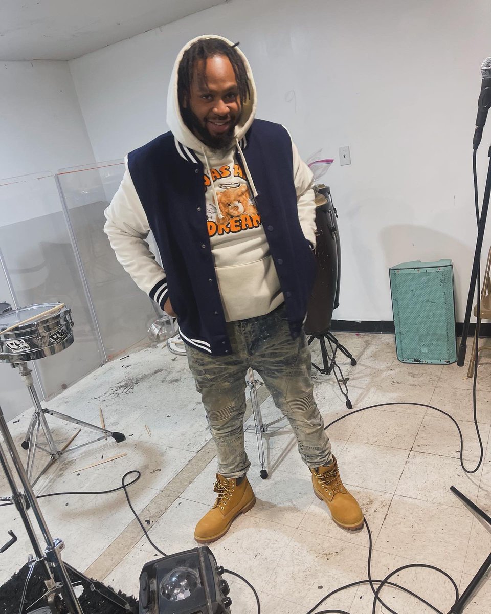 yourbitxhfav's tweet photo. First pic of 24📸✨ https://t.co/mAP1oHf5qI