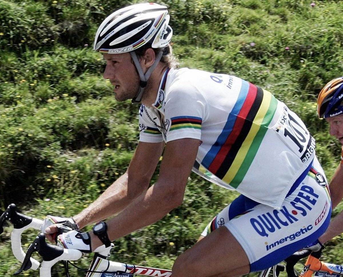 DansLaMusette's tweet photo. La petite nuque longue blonde à la Boonen 2006. Comment ne pas tomber amoureux de cet homme ? https://t.co/QnYIqjcjjO