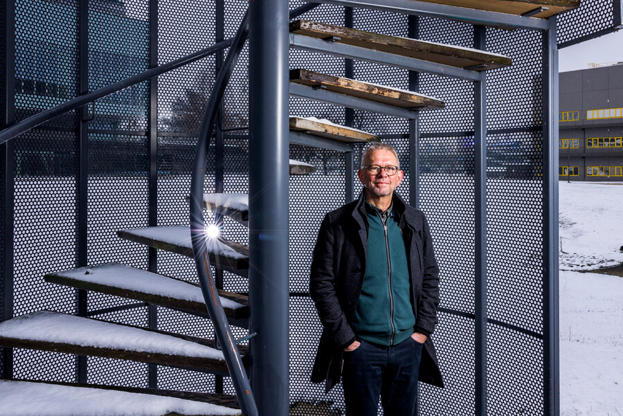Brightlandsnl's tweet photo. Marnix van Gurp, voormalig directeur Brightlands Materials Center en nu oprichter van het bedrijf Palette Green noemt zichzelf een idealist. ‘Als ik jongens en meisjes van Extinction Rebellion zie dan kriebelt het om ernaast te gaan zitten.’ Zijn verhaal: https://t.co/rAM5qKnsqd https://t.co/5mylaaMg2I