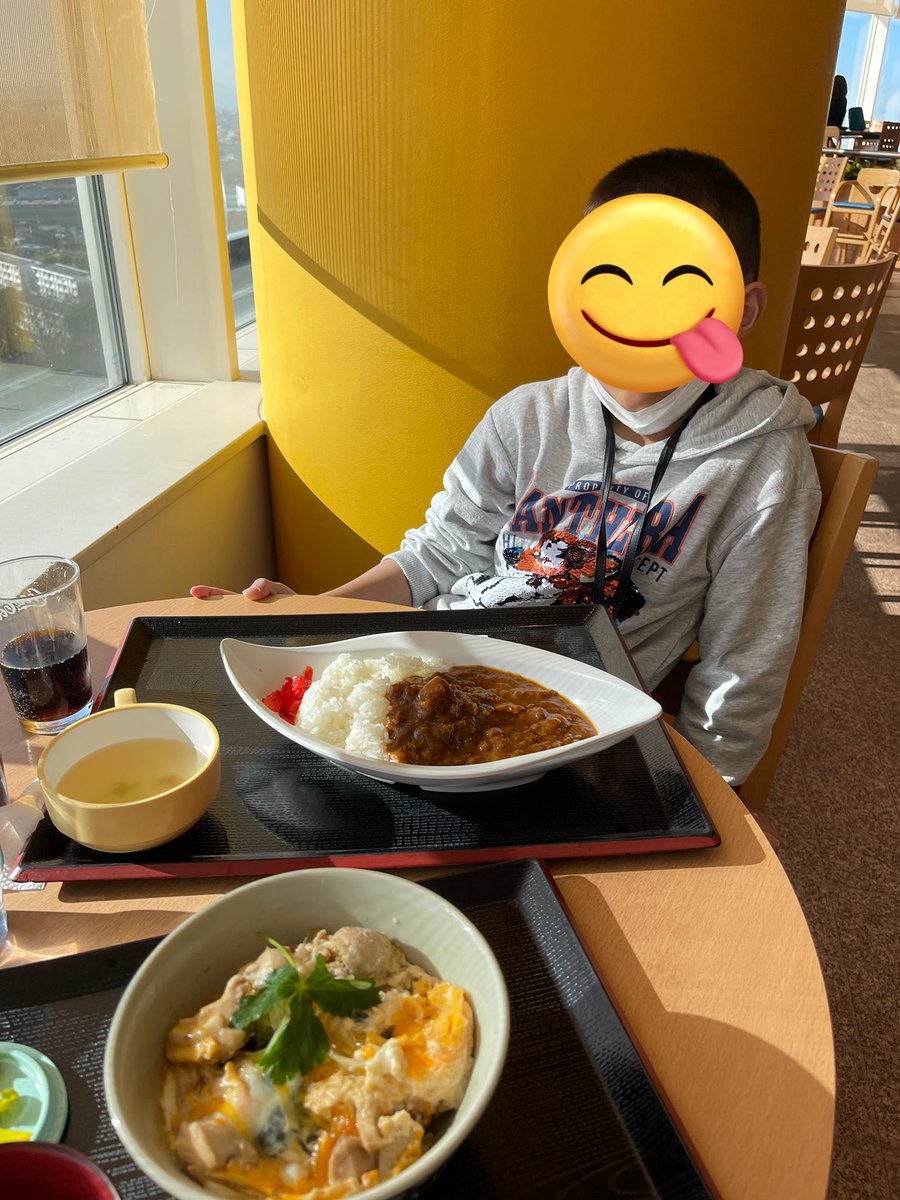 norimaru28's tweet image. 外来。諸々大きな問題はなくホッ。
成長を感じたのは、初めてお子様ランチではないメニューを選んだこと🍛
たくさん食べて体力つけよう〜✨