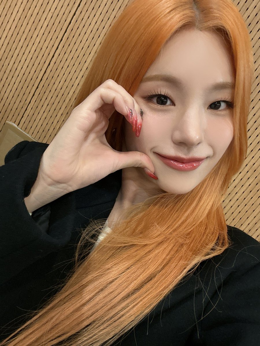 ITZY tweet media