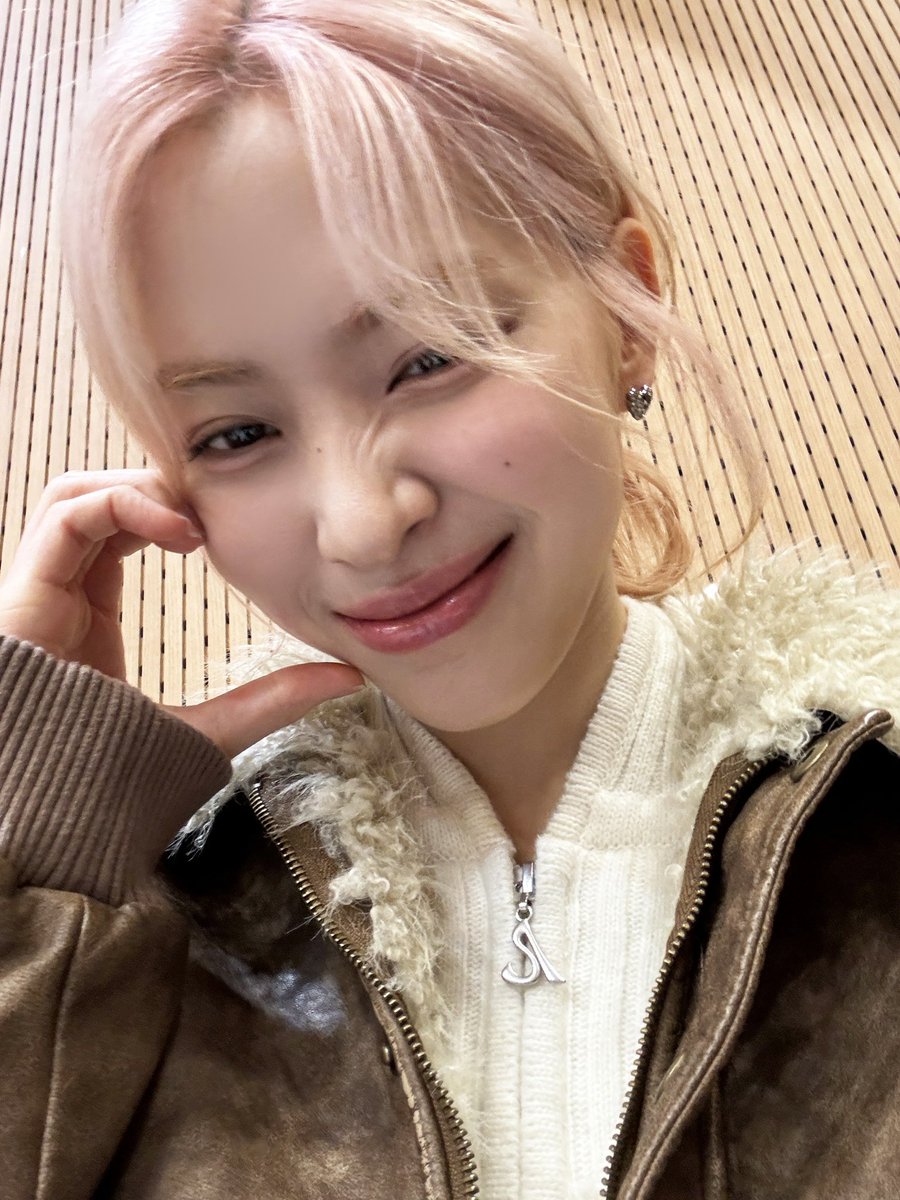 ITZY tweet media