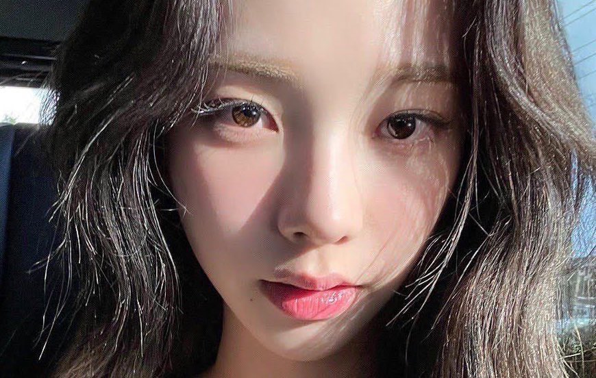 sanairl's tweet photo. her boba eyes in the sun https://t.co/UgsvaWVByw