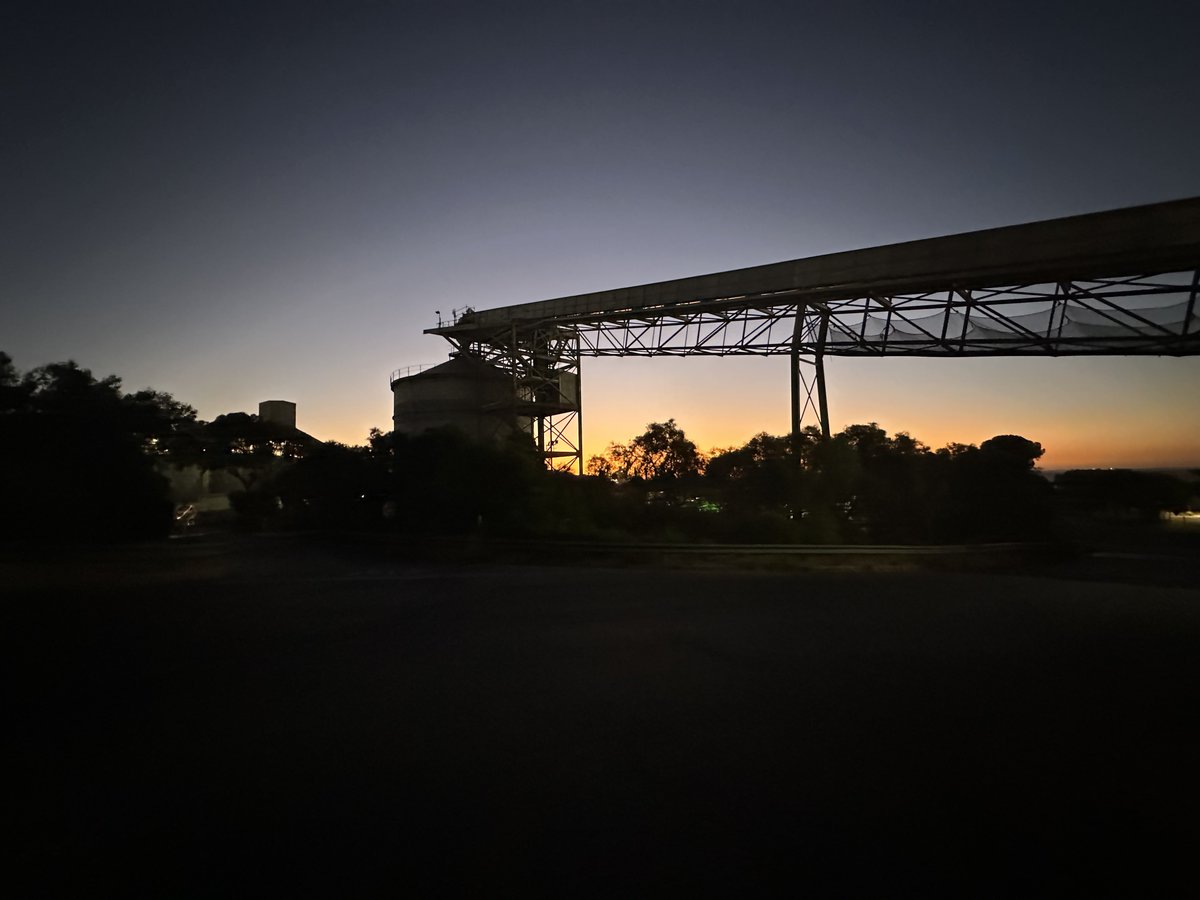bradgandywa's tweet photo. It’s a sad day.

Tonight I drove alone to the Alcoa Kwinana Refinery. 

I reflected on todays announcement and how it’s going to impact our members, their families and the local community. 

Deep disappointment and sadness.

Pics = no filter - just reality. https://t.co/lXI2aoX966