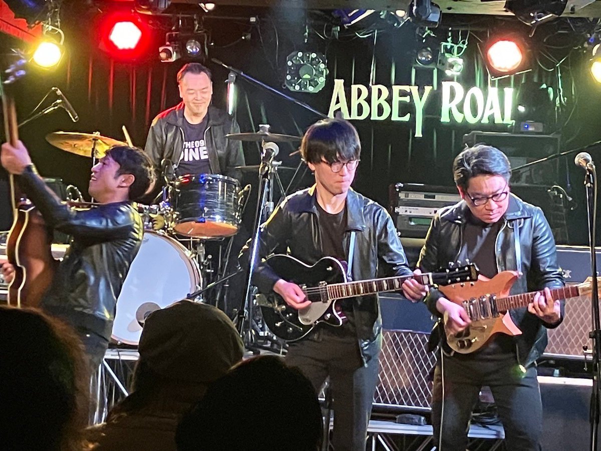 Clarabella2021's tweet photo. 夢の舞台での演奏は、楽しくやりきりました!素晴らしい共演者とお客さま、そして素晴らしいお店…全てが最高でした!
今後のLiveは未定ですが、またアビーロードのステージに立てるように…そして、もっと我々のステージを観たいと思ってもらえるように、これからも活動していきます！ https://t.co/eAHiGXlWWR