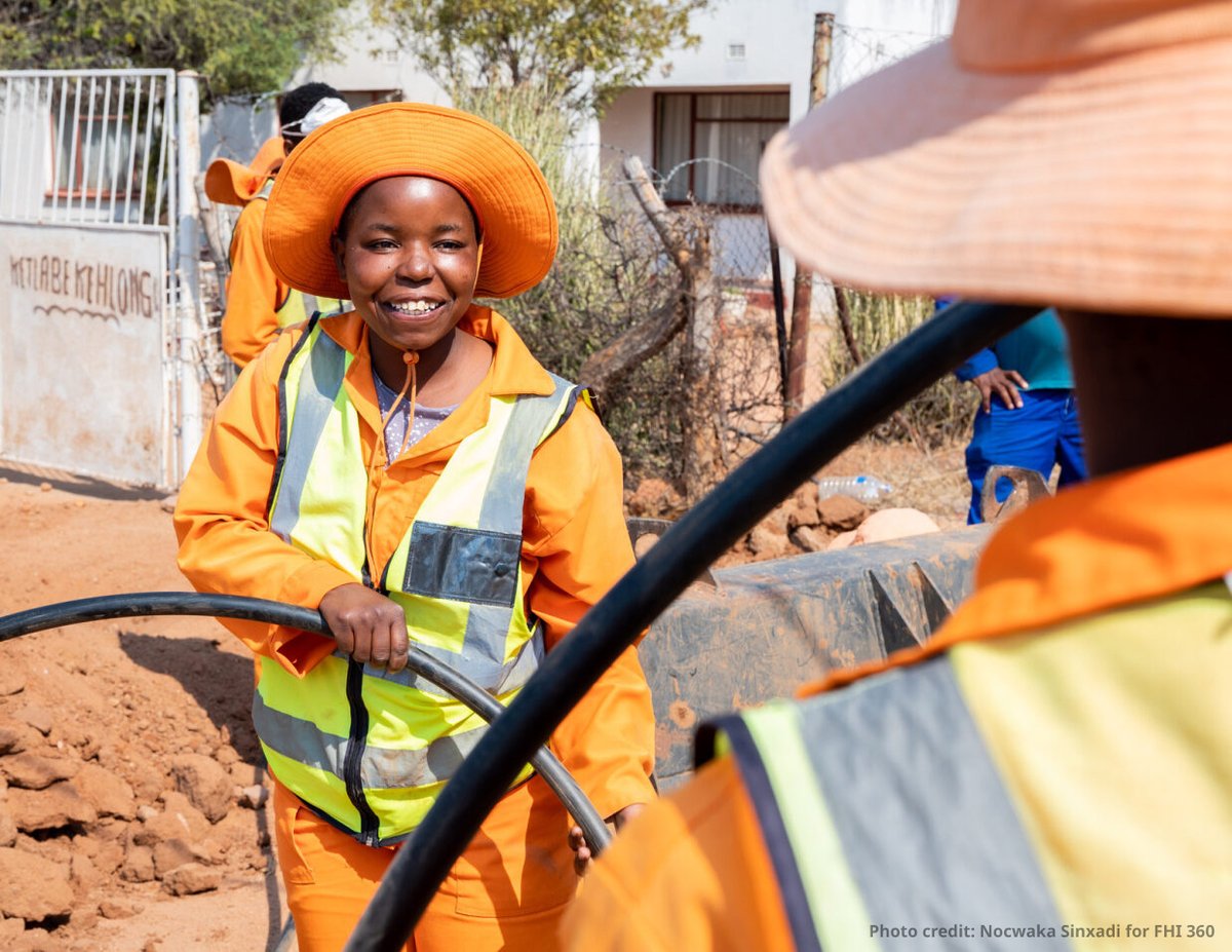 FhiPartners's tweet photo. #SouthAfrica has one of the world’s highest unemployment rates, at 33%.

@fhi360, in partnership with Future Families, a South African nonprofit, helped equip young women in South Africa with the skills, resources &amp; support they need to thrive.

Read more: https://t.co/BpgaI1exJL https://t.co/VsaFdoTXha