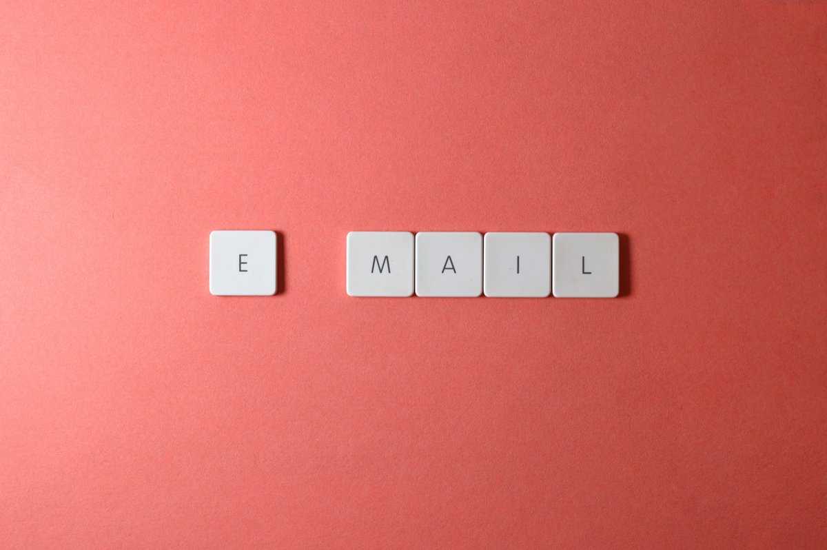 You've got 100 emails?! 

Time for a ruthless inbox purge! 

Unsubscribe, delete, organize. 

Claim your DIGITAL ZEN ! 
#minimalistemail #digitaldeclutter