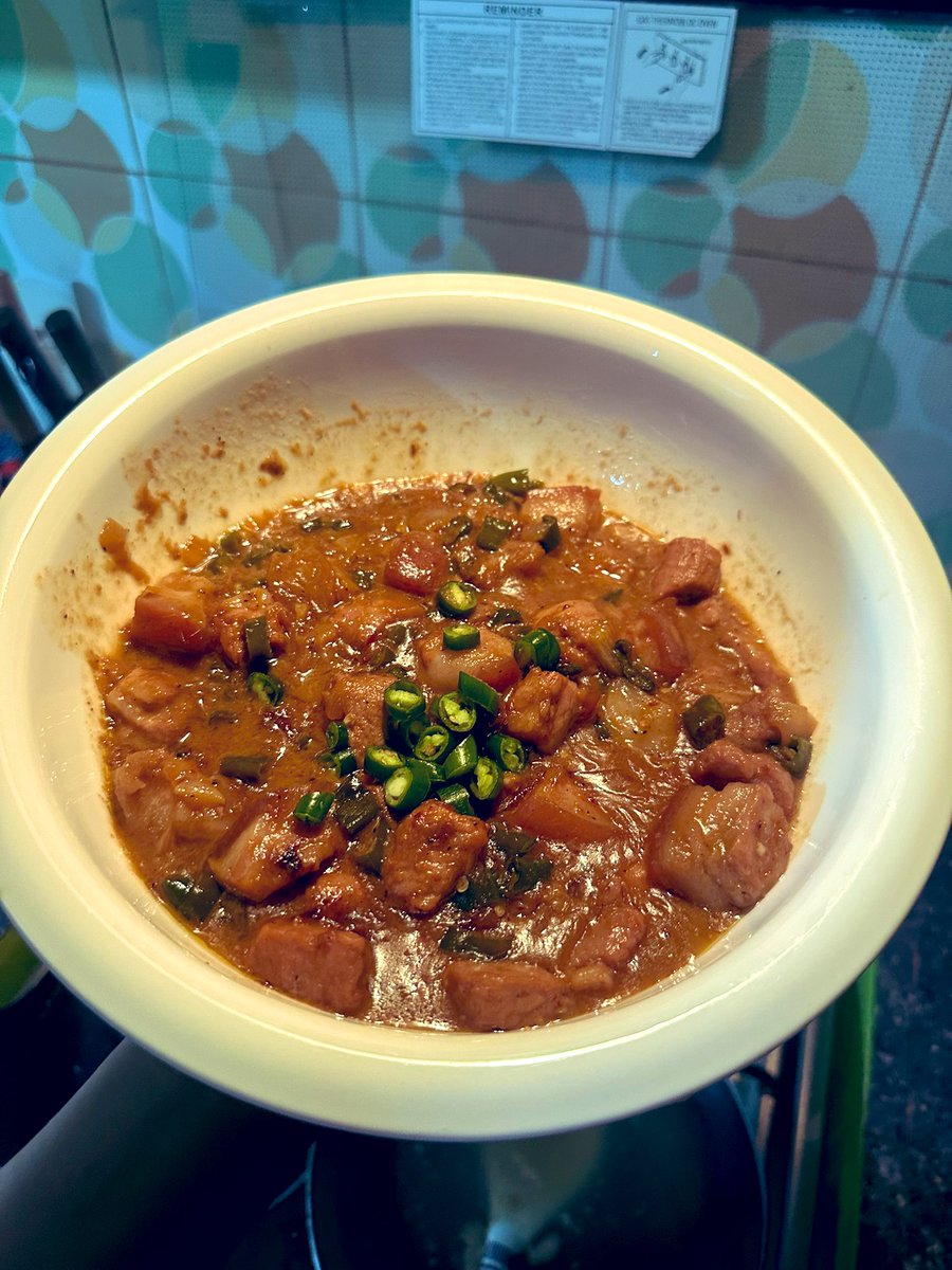 BPasayan's tweet photo. The COOK and The FOOD.
We kept things simple to mark our 50th month, but this is the most memorable for me.
We always plan our monthly celebrations and where to eat, so when you told me you would make dinner for me tonight, I got surprised. ❤️😍🥰 Thanks love. #bicolexpress https://t.co/Vdynhbx23Q