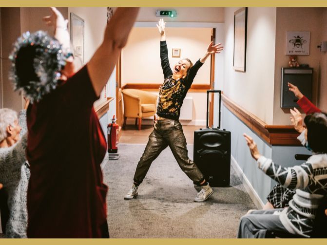 Thank you @SYorksHA for adding your Moments of Joy artist opportunities to our website listings:
buff.ly/3E7thSX
Do apply to provide high-quality creative arts sessions, closing 15th January.
#AgeFriendly #Creativity #CreativeAgeing #CreativeLaterLife #SouthYorkshire