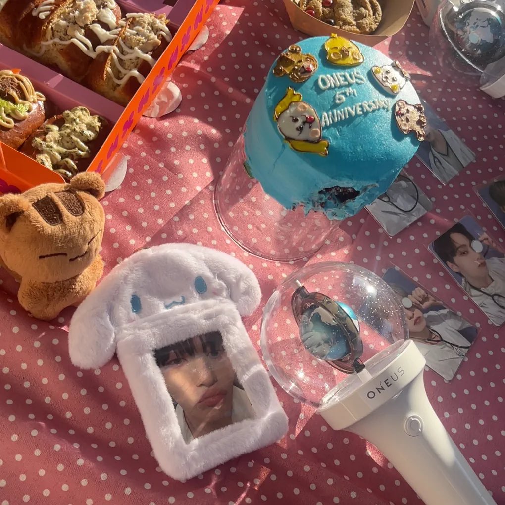 seohoS2's tweet photo. #반짝임_그찰나의_원어스의_5주년

5주년 진심으로 추카해 🥹🎉💙
5년까지 열심히 달려와줘서 정말 넘 고맙구 많이 사랑해😢🩵🧡 우리 10주년까지도 많이 추억들 만들어 가자~ 
���래오래 같이 가자구😢💙
사링해~~

*솜햐 좀 늦어써🥹💔 다음에 꼭 올거지~ https://t.co/Vi1xMdHy0p