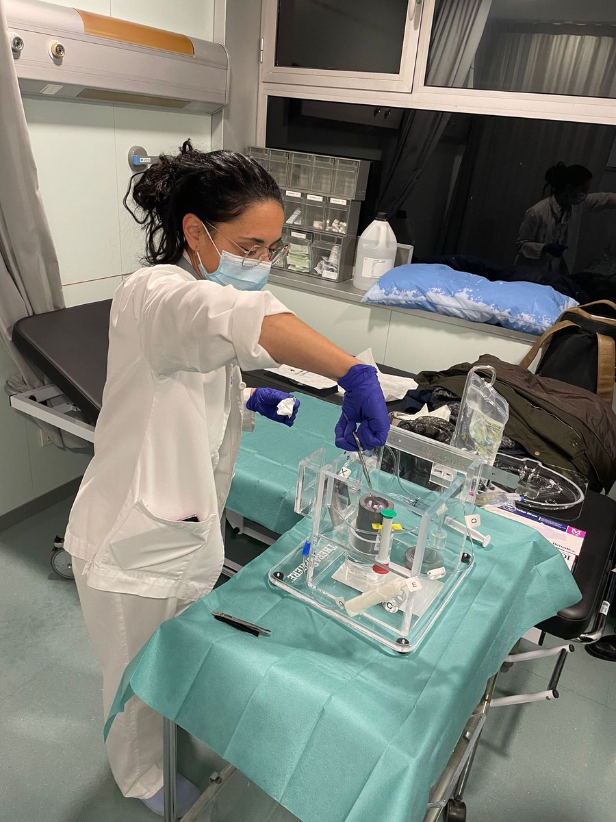 MN_Trueta's tweet photo. 🎉 Primera radioembolització hepàtica realitzada a @htrueta amb èxit.
🏥 Procediment multidisciplinar liderat per @MN_Trueta, que potencia el terciarisme del nostre hospital.
🔝Felicitats a la Dra. Núria Ferran, a @jaumekodina i resta de professionals que ho han fet possible. https://t.co/WrXXC9F27t