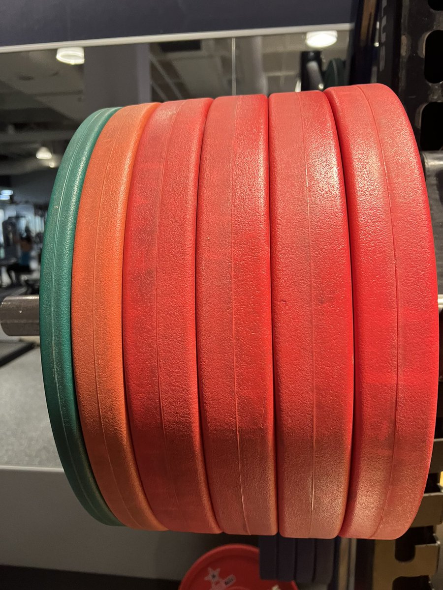 cr00ster's tweet photo. I had to take a picture for squats so I could do the math later, my brain stopped working after deadlifts. 
#blueteamfit #health #fitness https://t.co/pfryYJK6r0