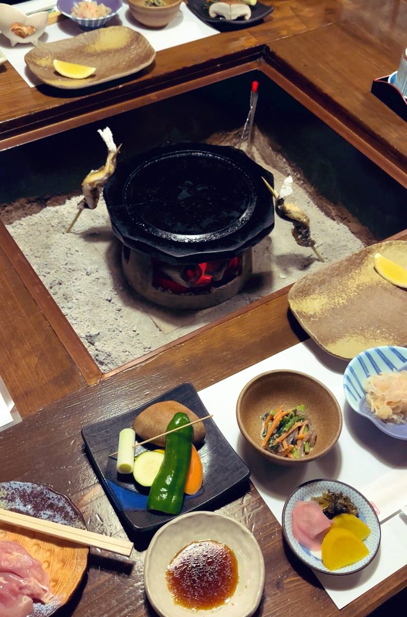 sauna_ao's tweet photo. 【寒の地獄旅館】📍大分/九重町

温泉が気持ちいいのはもちろん。去年新設された薪サウナからの冷泉、からのととのいがととのいすぎて大変🧖‍♀️

そして囲炉裏を囲って食べるごはんが最高に美味しくて、日本酒がすすみまくって大変🍶 https://t.co/qv4t2AnhKg