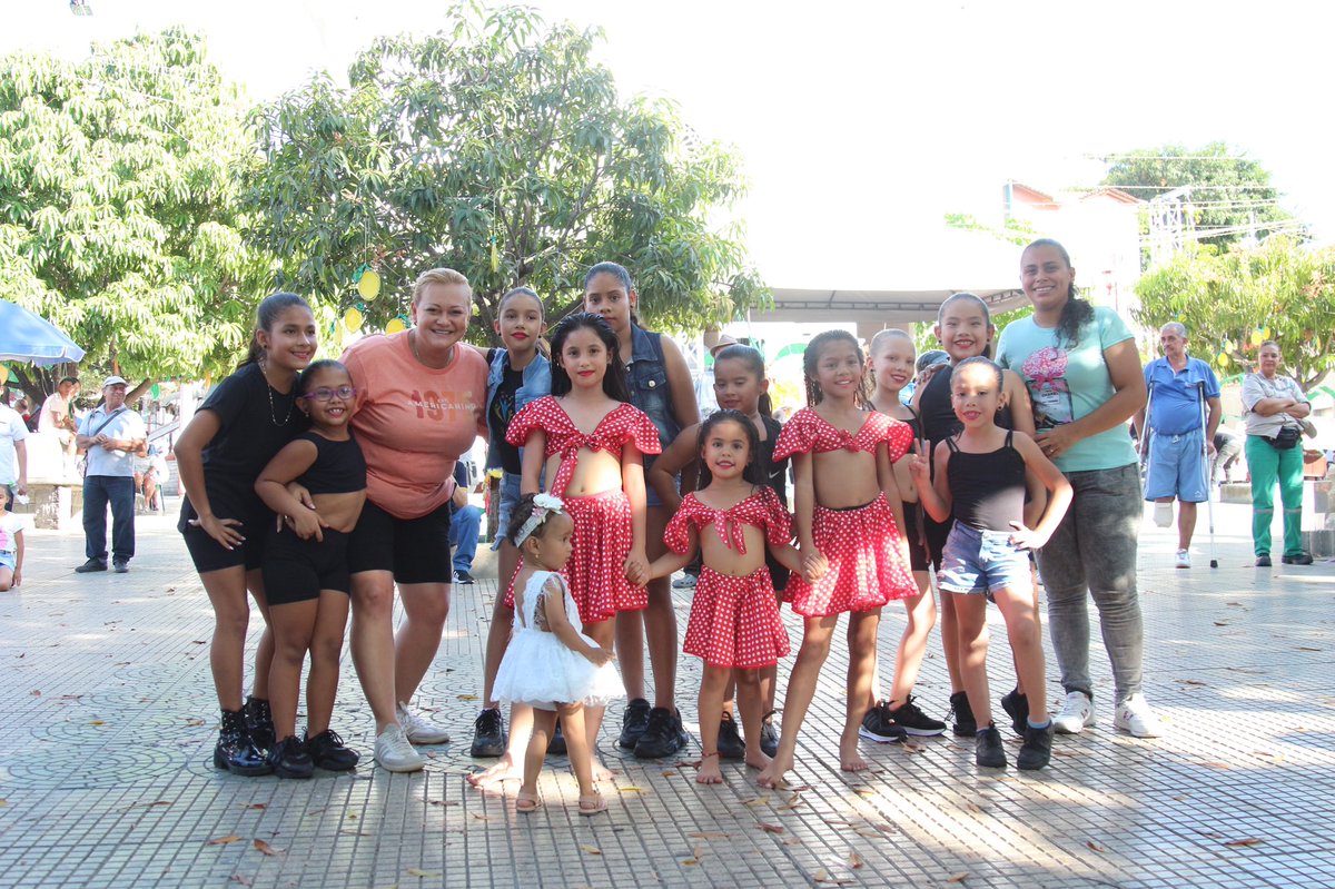 AlcSopetran's tweet photo. 🇾🇪 #Cultura | Este fin de semana tuvimos una gran presentación de nuestras pequeñas de la Escuela de Danza de la Casa de la Cultura. Y queremos mostrarles en imágenes algunos momentos que se vivieron. https://t.co/ekZNYHIOat