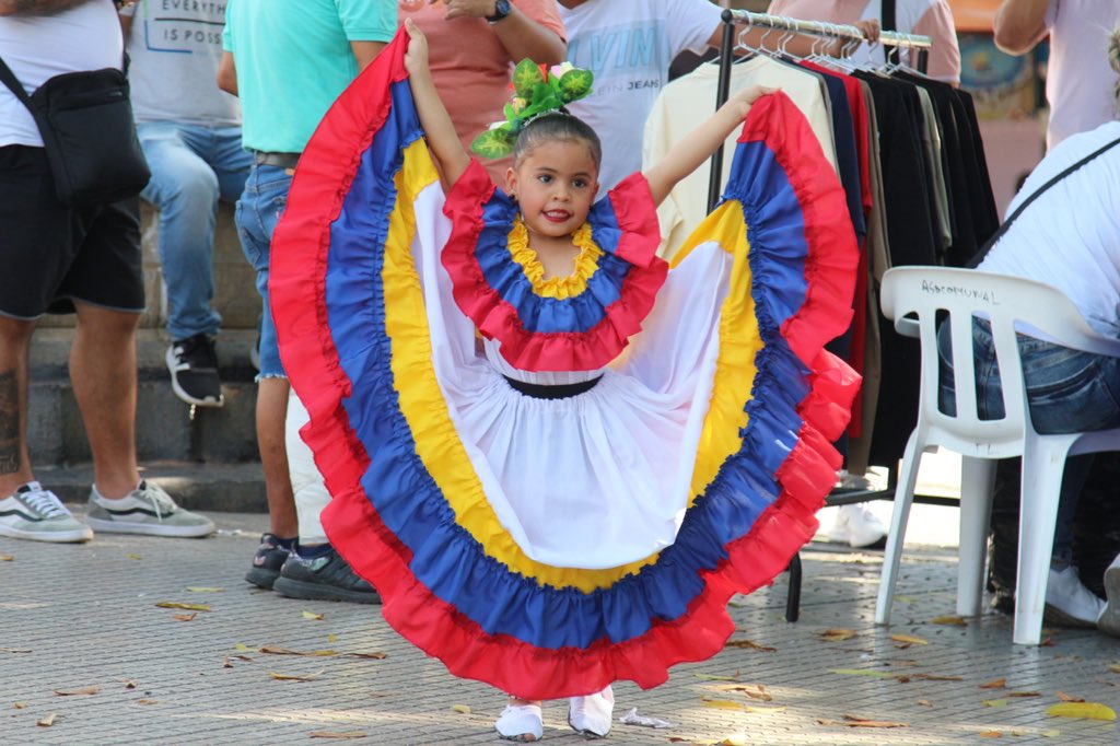 AlcSopetran's tweet photo. Nuestras talentosas niñas nos regalaron una presentación digna de admirar. Celebramos el gran trabajo que se viene realizando en pro del fomento de la danza como motor cultural en nuestra comunidad. 

Seguiremos abriendo espacios donde la cultura y arte sean los protagonistas. 🇾🇪 https://t.co/CLE6ceJNGr