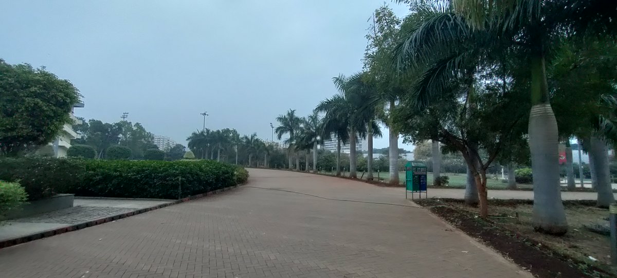 KISHANSM's tweet photo. What a beautiful campus IISER Pune has! I had the opportunity for great discussions and met some wonderful new people. A heartfelt thank you to everyone for such a memorable experience. Thank you, Pavan, for the warm hospitality! @Pavan_KumarGV @IISERPune @iiserpoptica #IISERPune https://t.co/9ExqfDMbCS