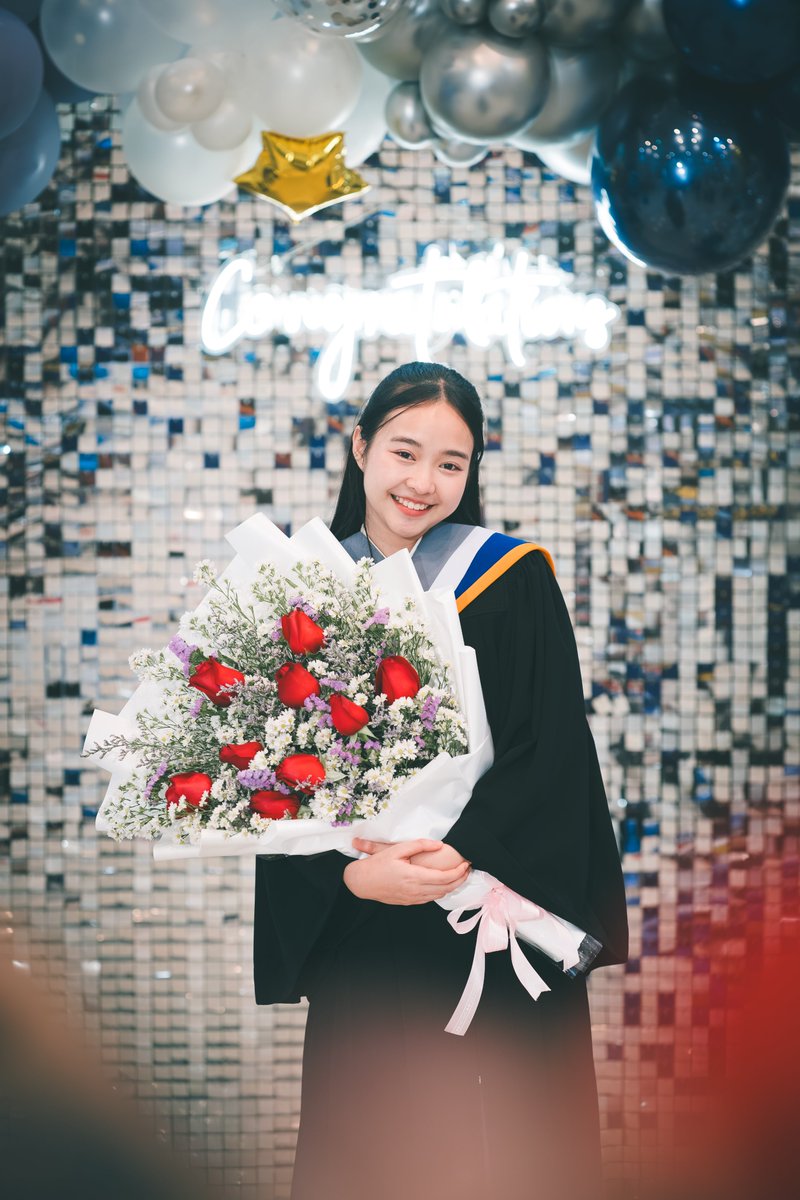 peachppbside's tweet photo. #LookkedCGM48 #LOOKKEDGRADUATION #CongratsLookked https://t.co/4OdIsq8LRr