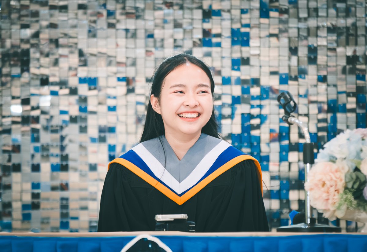 peachppbside's tweet photo. #LookkedCGM48 #LOOKKEDGRADUATION #CongratsLookked https://t.co/4OdIsq8LRr