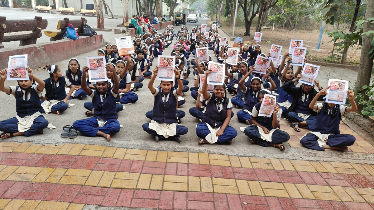 Indane_Pune's tweet photo. Safety Clinic conducted at Dr Nanasaheb Parulekar Vidyalaya, Pune on the occasion of #IndianOilCustomersDay @IndianOilcl @ChairmanIOCL @DirMktg_iocl @ED_MSO @IOC_Maharashtra https://t.co/bQEB7hrZjE
