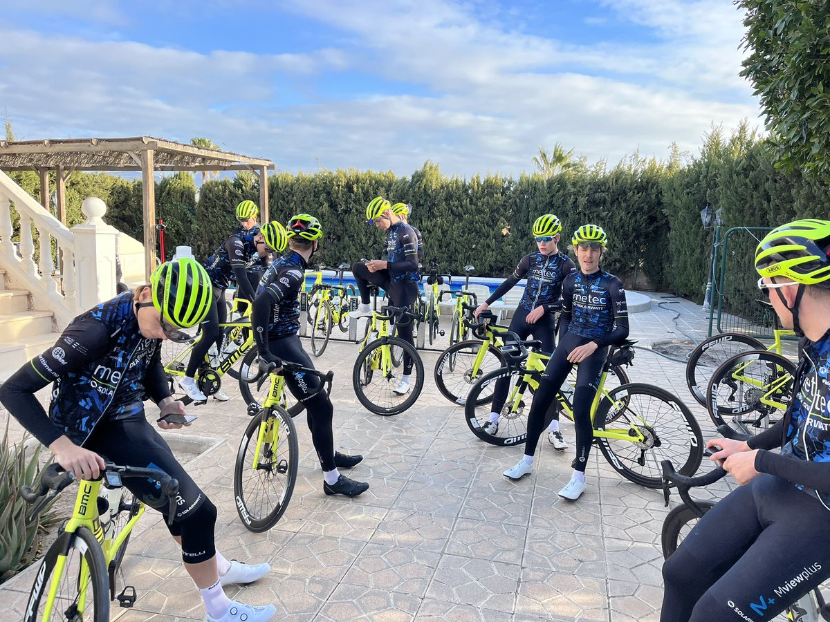 Gisteren begonnen aan ons 1e trainingskamp van 2024 in Muxtamel, gemotiveerde groep renners werken hier de komende 2 weken hun trainingen af.