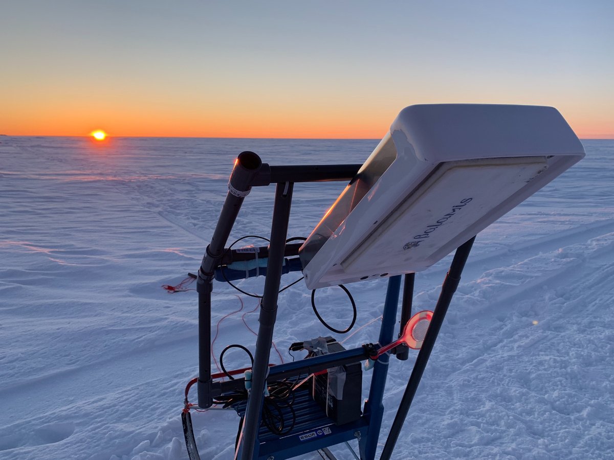 ICMCSIC's tweet photo. 🔴I #ICMNEWS I🔴

🚢 The ICM leads an expedition to the Arctic to study sea ice thickness and the effects of #ClimateChange.

🧊Our colleagues @CaroGabarro and @fhernandezmacia will collect data on the thin layer of sea ice through the ARIEL radiometer.

🔗https://t.co/xQPgkf6AaH https://t.co/IGEDYICR5m
