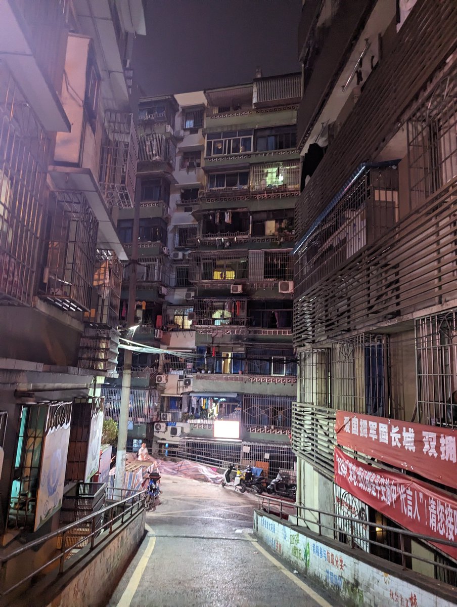 Swgam12's tweet photo. @GMomurder Some photos from my time in Chongqing https://t.co/fD4ICkqs1d