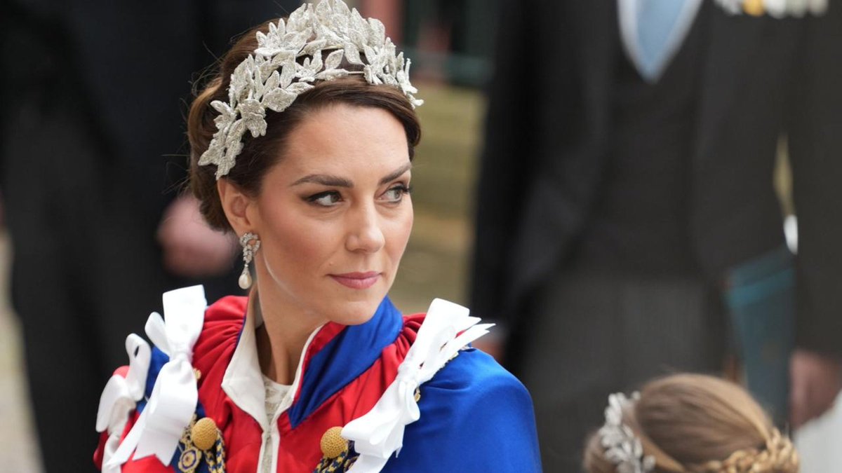 UGLE_GrandLodge's tweet photo. Many happy returns to HRH the Princess of Wales, GCVO on her 42nd Birthday! 🎂

#Freemasons #RoyalFamily #KateMiddleton #PrincessOfWales https://t.co/9EPxrU2GGR
