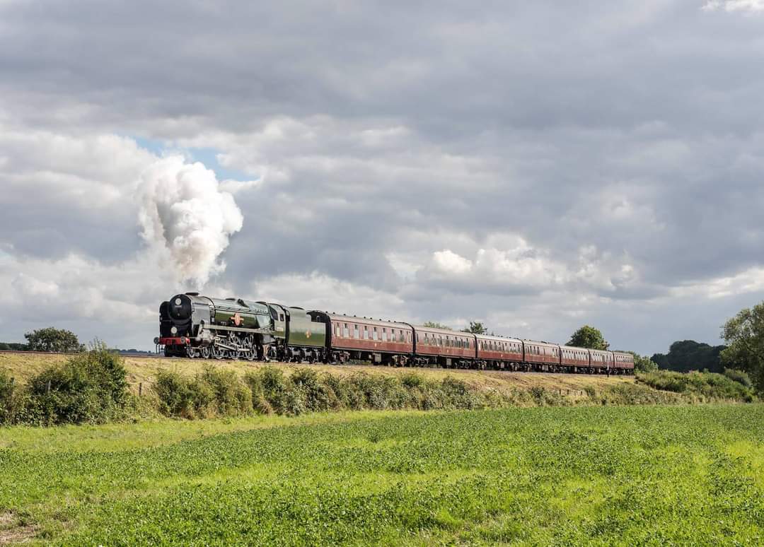 We have sold out on both of our steam trains departing from Toddington Station on Tues 12th Mar. We now have a third train departing from Winchcombe Station. Book now to miss all the traffic &amp; travel in style directly to the back of the Grandstand 🚂 🥂 🏇  #CheltenhamFestival