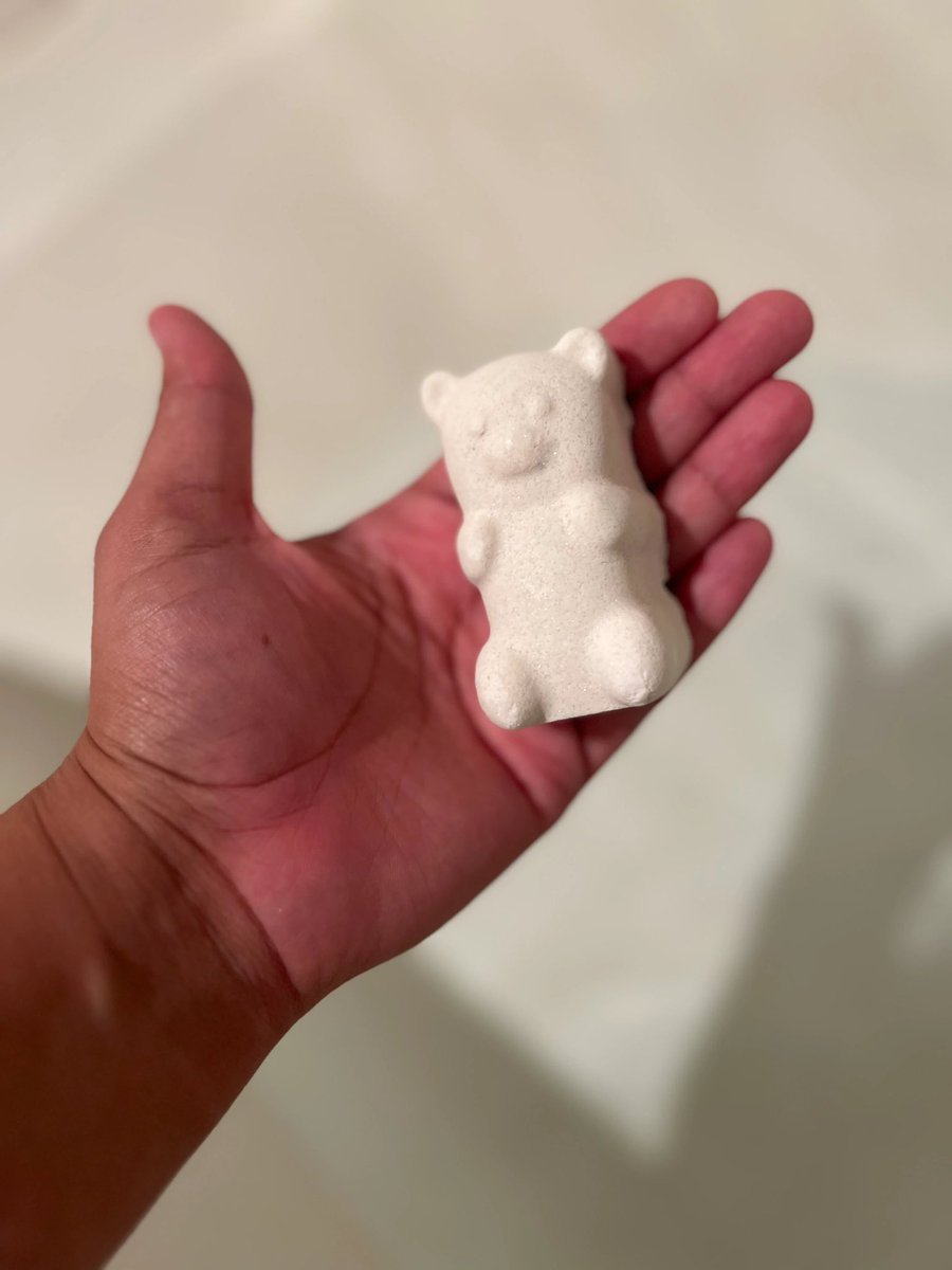 JumpyJellybean_'s tweet photo. My birthday 🎂 is January 13th, my only goal is to hit 13 states before my birthday. 

Can you check out my website and get your order in for your state? We have everything from soaps 🧼 bath 💣 bombs, whipped soaps and more. 

Treat yourself or surprise someone you love with a spa day package at home. 

Sign up for our email club for an extra 15% off! 

https://t.co/1KqlqZPbGT 💻🛒🛍️