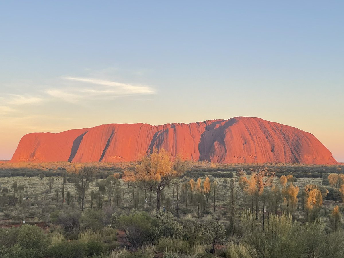 #uluru #ulurusunrise