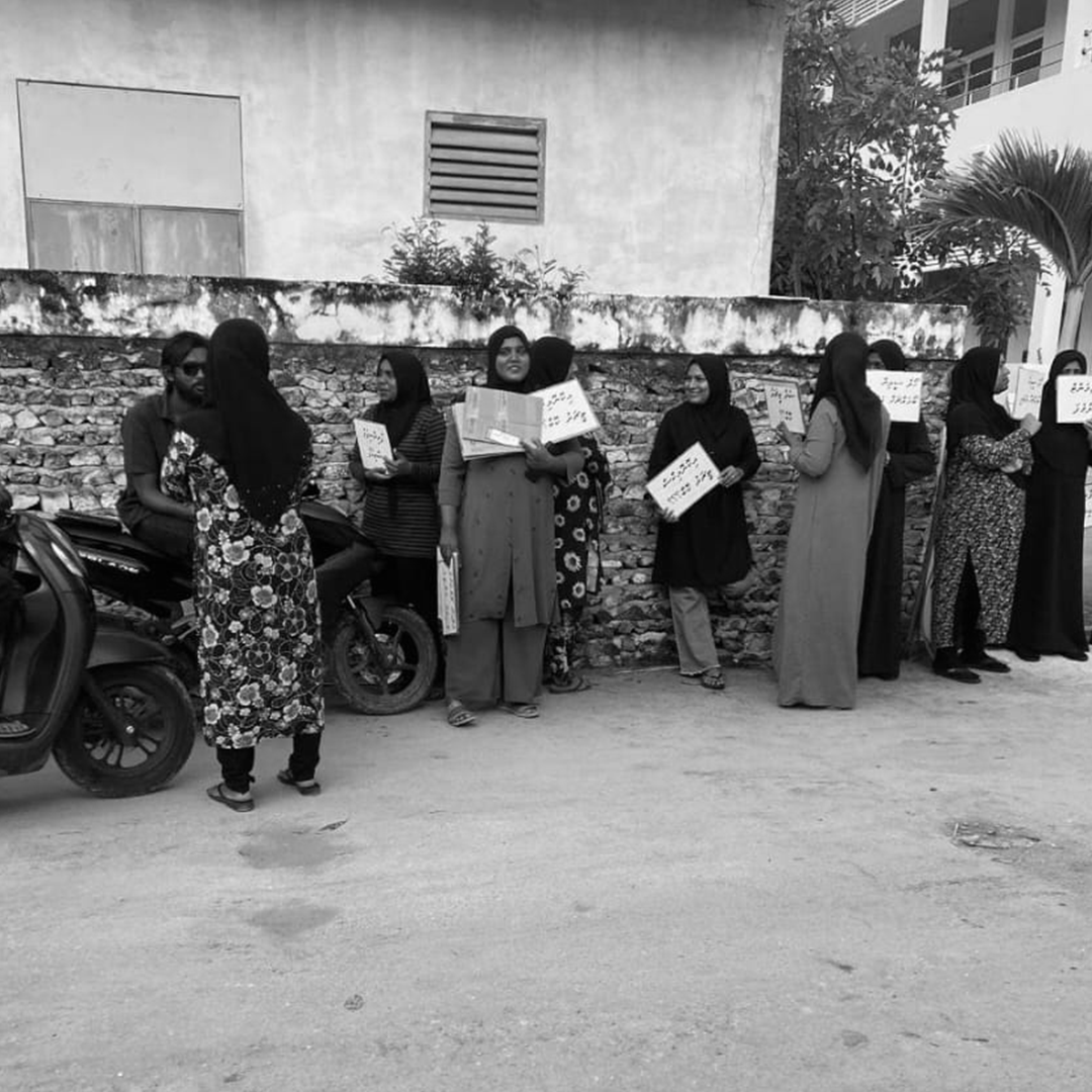 inaa2024's tweet photo. ތައުލީމީ ސިޔާސަތު ވޭތުވެދިޔަ 5 އަހަރުވަނީ ބޮއްސުންލާފައި! މިކަމުގެ ނުރަނގަޅު އަސަރު ދަރިވަރުންނަށް ކުރޭ. ސްކޫލުގެ ހާލަތު  މިދަނީ ގާތުން ބަލަމުން . ކަނބޮޑުވުންތަށް ތައުލީމީ ވުޒާރާގެ ވެރިންނާ ހިއްސާކޮށްފިން! މިނިސްޓަރުވަނީ މިކަމަށް ހައްލެއް ހޯއްދަވާނެކަމުގެ  ޔަގީންކަން ދެއްވާފައި! https://t.co/SeyFAjX2l9