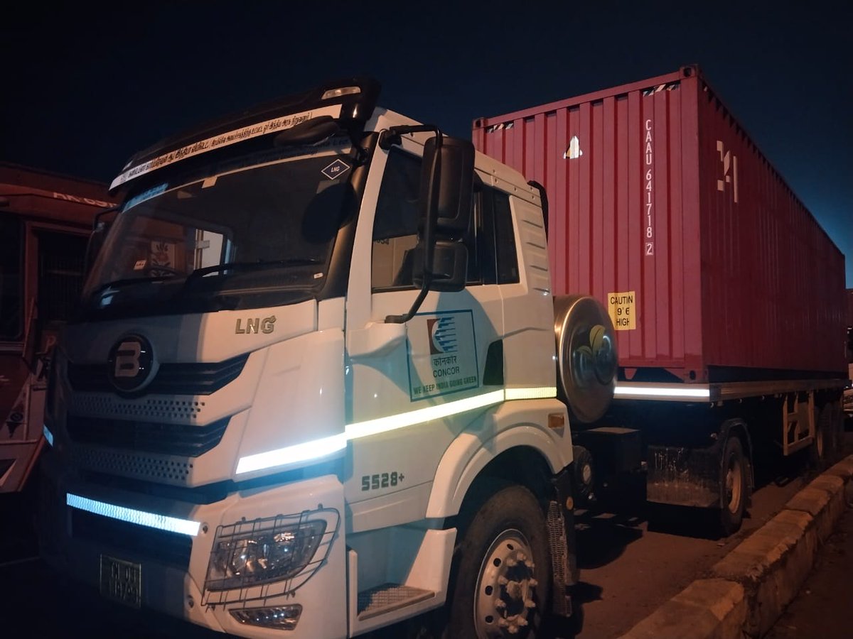 ConcorArea3's tweet photo. First Road movement of containers in #Eco Friendly #CONCOR Owned and Operated #LNG trailers from Chennai to #Mysuru has commenced from CONCOR #TNPM terminal on 09.01.2024 - ✨Think Logistics.. Think CONCOR..✨ @TheSanjaySwarup @concor_india