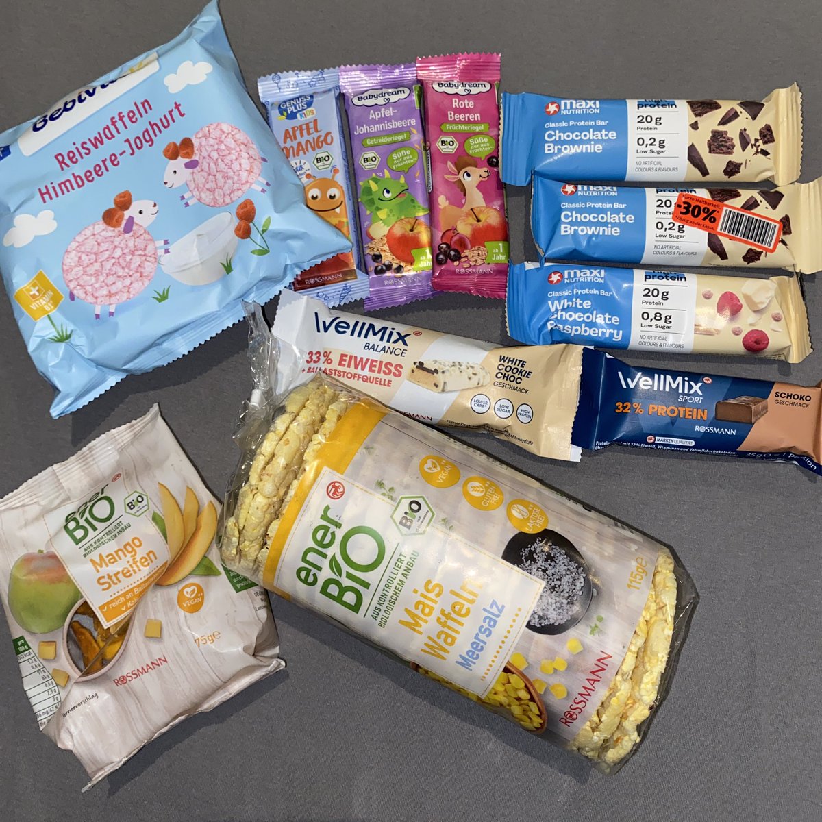 rcvts_'s tweet photo. went to buy snacks 💪 (we love the baby section) https://t.co/4Cw3RvgC08