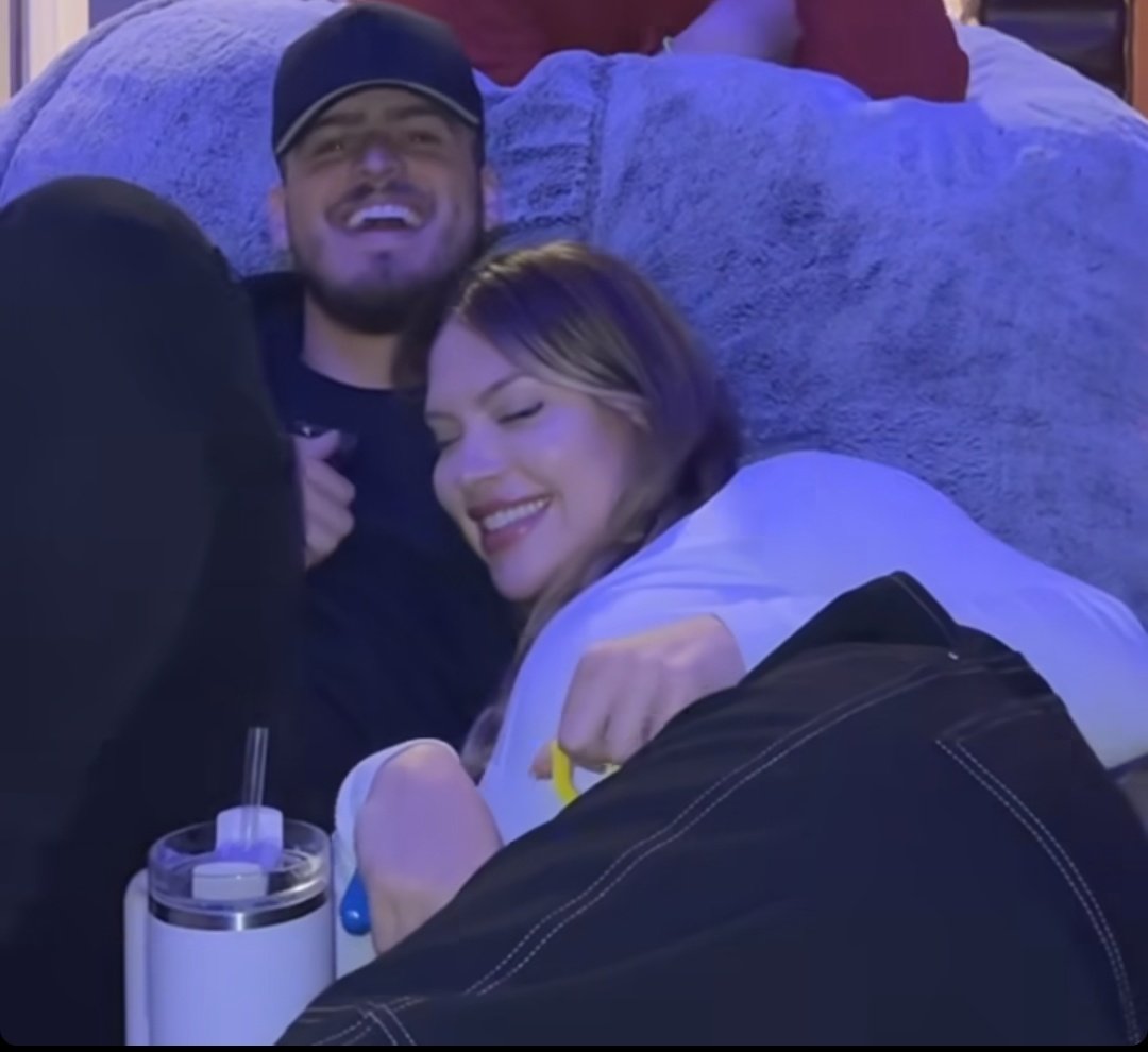 Portal_Insider's tweet photo. 🚨 Jonvlogs e Mayara juntos em Orlando! https://t.co/mOIaSP4rvq
