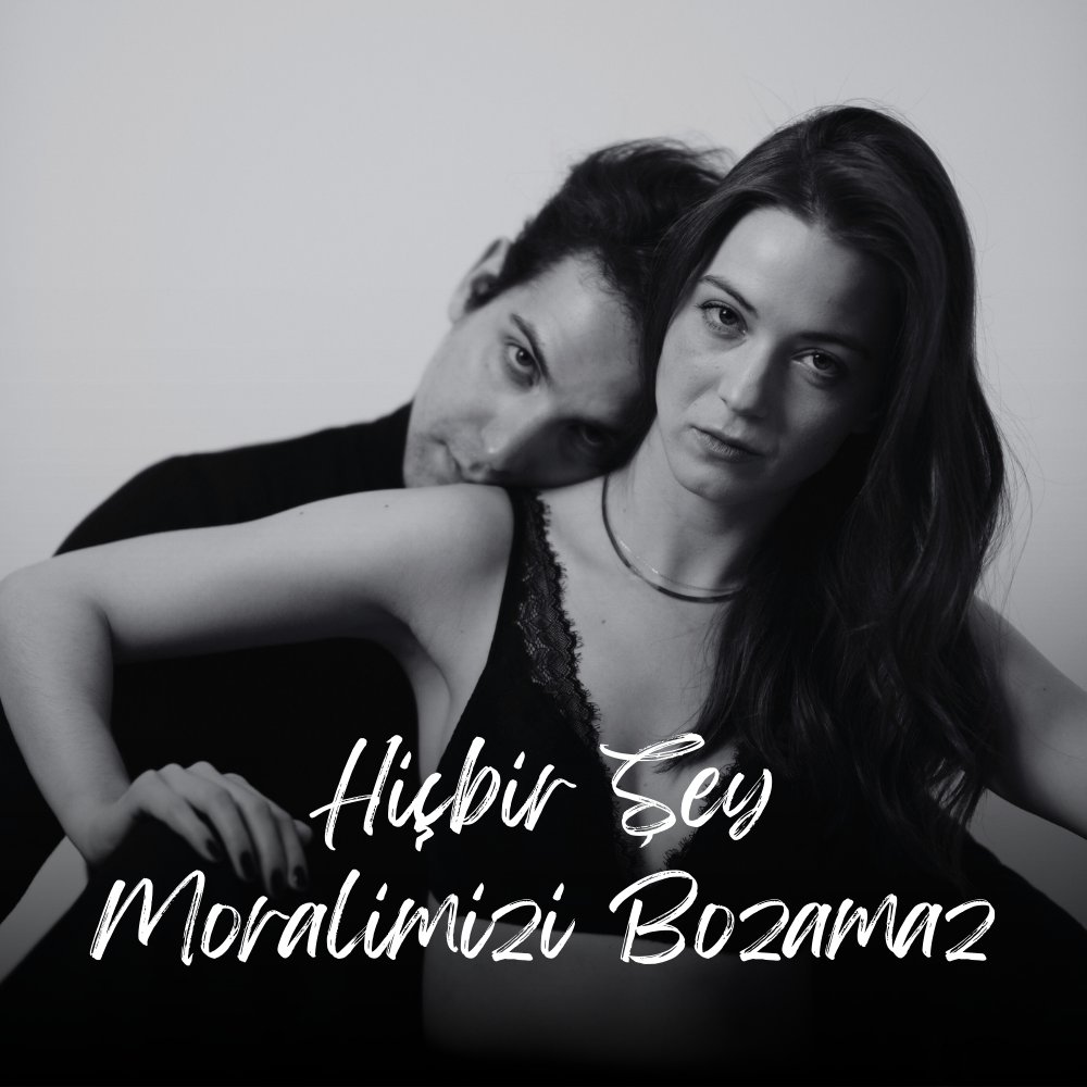 'Hiçbir Şey Moralimizi Bozamaz', 11 Ocak Perşembe saat 20.30'da <a href="/paxsahne/">PAX</a> 'de oynayacak! Biletler tiyatrolar.com.tr/tiyatro-bilet/… ve Pax Sahne gişesinde!