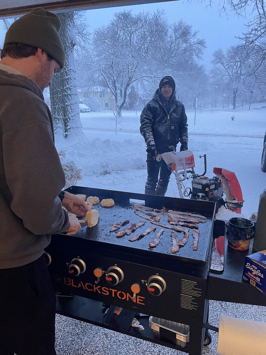 MNelson_ISU's tweet photo. Hey @franfraschilla, Cyclone fans in Ames are already tailgating, want to join us for breakfast sandwiches? @bjbrugman @JVanWert @Burtimus97 @andrewburt11 https://t.co/1ClMFP1czo
