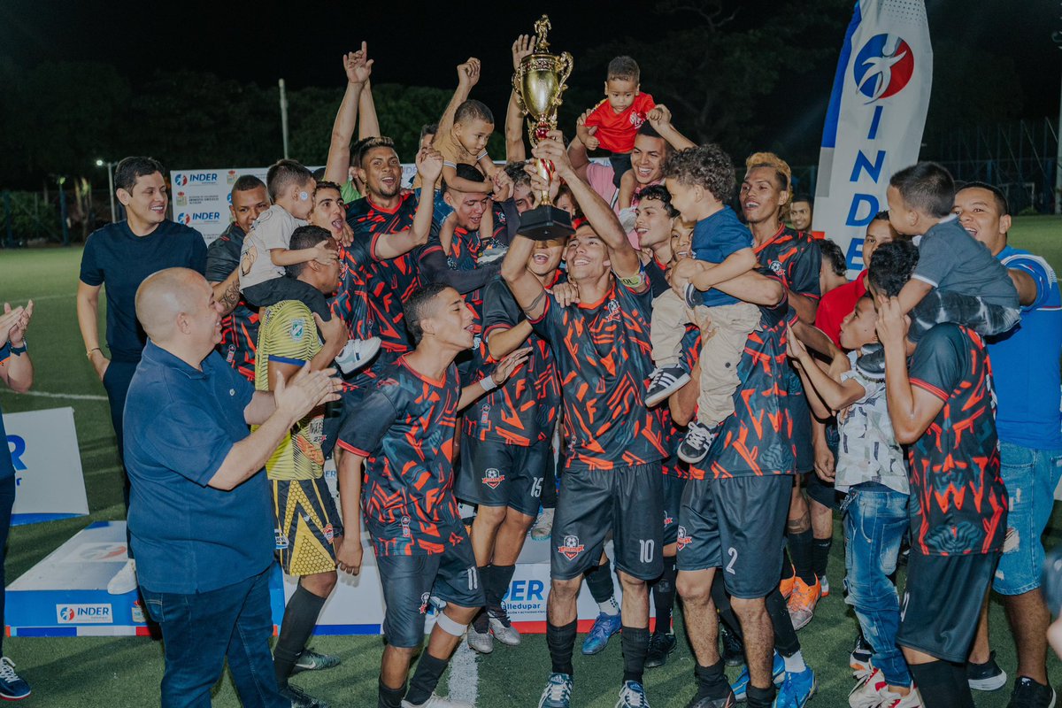 ErnestoOrozcoD's tweet photo. Excelente trabajo el de @InderVpar en la celebración del cumpleaños de Valledupar.
Un despliegue deportivo que mostró la bandera de este gobierno, que busca fortalecer este sector para los jóvenes y los grandes talentos de la región. https://t.co/5MovsBXcaT