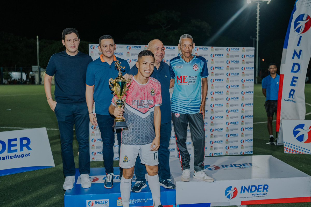 ErnestoOrozcoD's tweet photo. Excelente trabajo el de @InderVpar en la celebración del cumpleaños de Valledupar.
Un despliegue deportivo que mostró la bandera de este gobierno, que busca fortalecer este sector para los jóvenes y los grandes talentos de la región. https://t.co/5MovsBXcaT