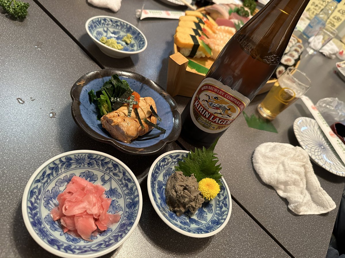 goros_kiki's tweet photo. 新年会
舟盛りからスタートw
あん肝でら美味しかった
#寿司
#鮨 https://t.co/EcDcPRwcAZ