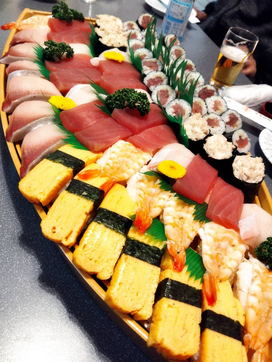 goros_kiki's tweet photo. 新年会
舟盛りからスタートw
あん肝でら美味しかった
#寿司
#鮨 https://t.co/EcDcPRwcAZ