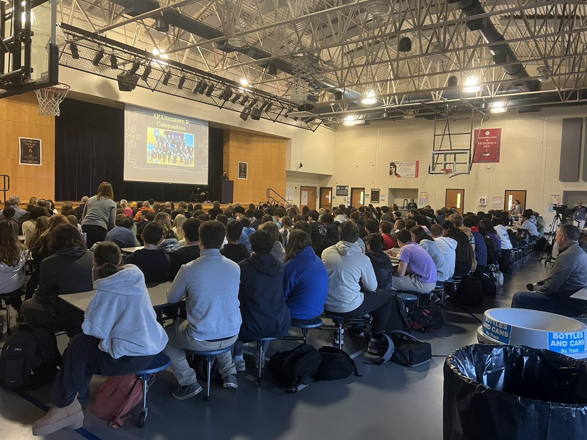 Packed house up on the hill today for our annual Poetry Out Loud competition! Always an incredible presentation of talent and understanding of poetry! Great job Admirals! #AnchorDown <a href="/HenryHudsonReg/">Henry Hudson Regional School</a> <a href="/Coach_Pritch/">Eric Pritchard</a> <a href="/KevMcC78/">Kevin McCarthy</a>