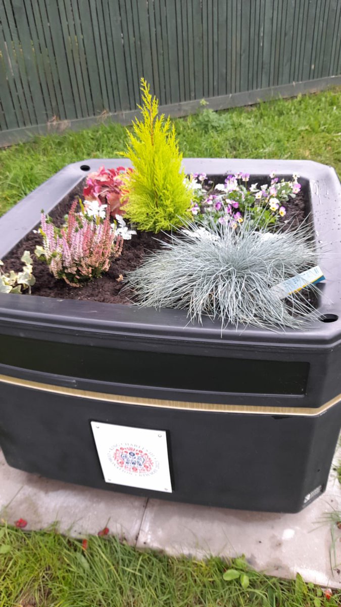 LydiateinFlower's tweet image. Happy New Year 🎉
Looking forward to making #Lydiate bloom beautifully this year . New volunteers always welcome as are sponsors. E mail lydiateinflower@outlook.com