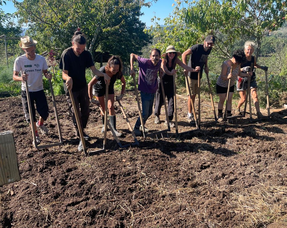 Les séjours Volonterres redémarrent ! Venez découvrir l #agroécologie et la #permaculture au Mas de Beaulieu en Sud #Ardèche.
Etudiant.e.s, en activité professionnelle ou non, en reconversion ... vous êtes toutes et tous les bienvenu.e.s 👋

terre-humanisme.org/project/sejour…